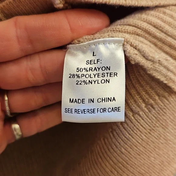 NWOT Gilli Tan Ribbed Button-Down Sweater Vest, L | Academia, Preppy, Knit Vest - Picture 4 of 9